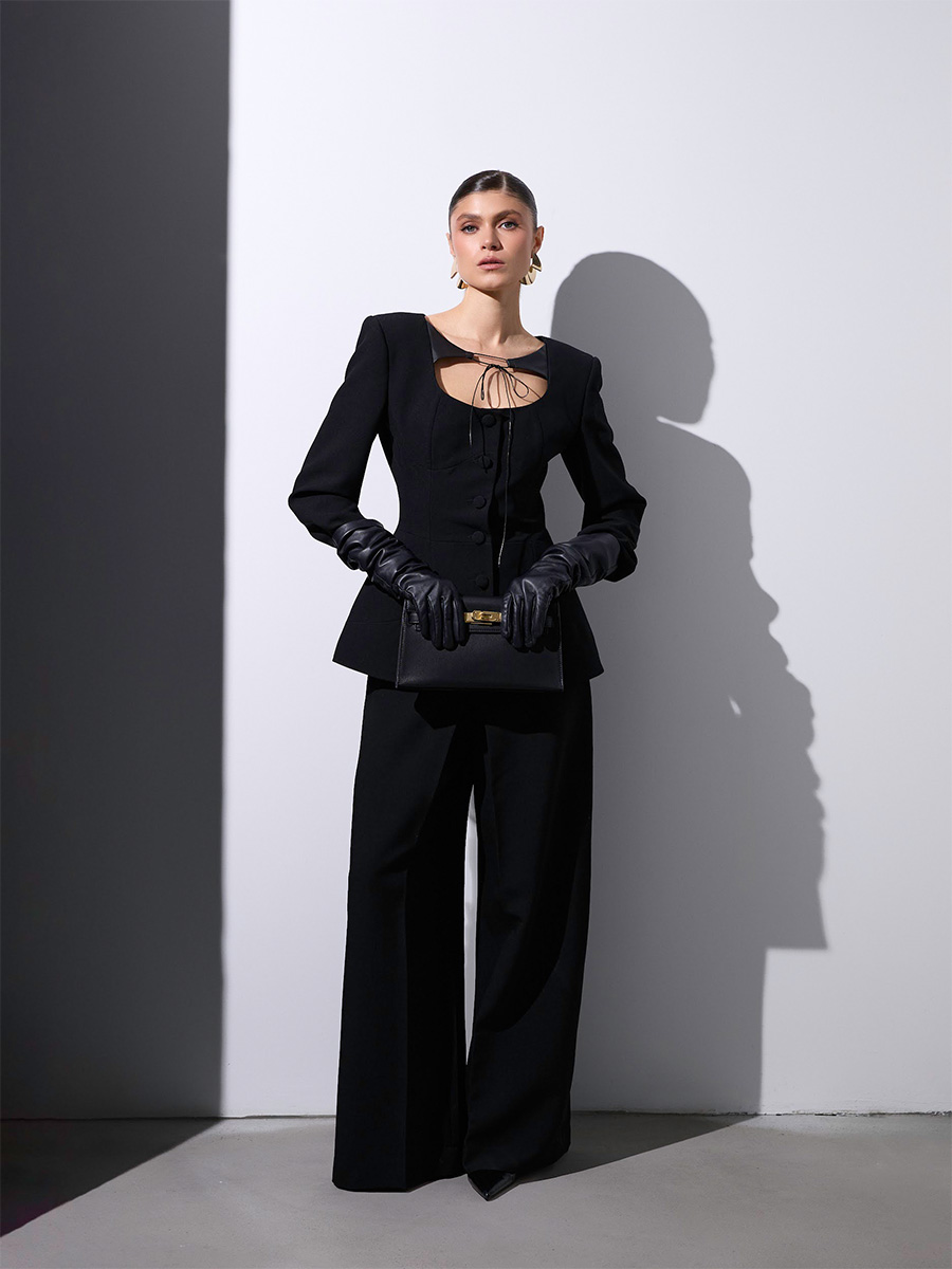 Жакет приталений чорного кольору із зав'язкою спереду 3